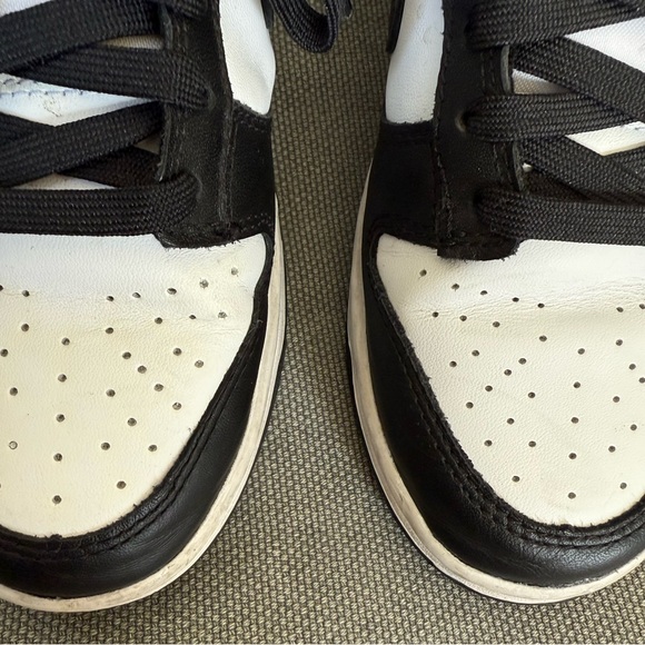 Nike Panda Low Dunk - Picture 5 of 7